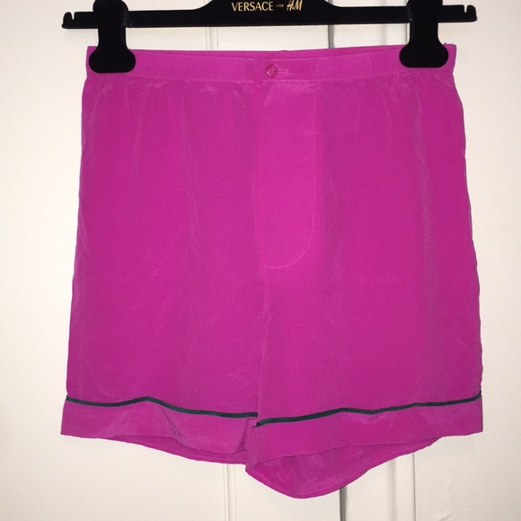 Marni Shorts, Gap Blazer, Report Ballerina Sandals - Picture 5 of 8